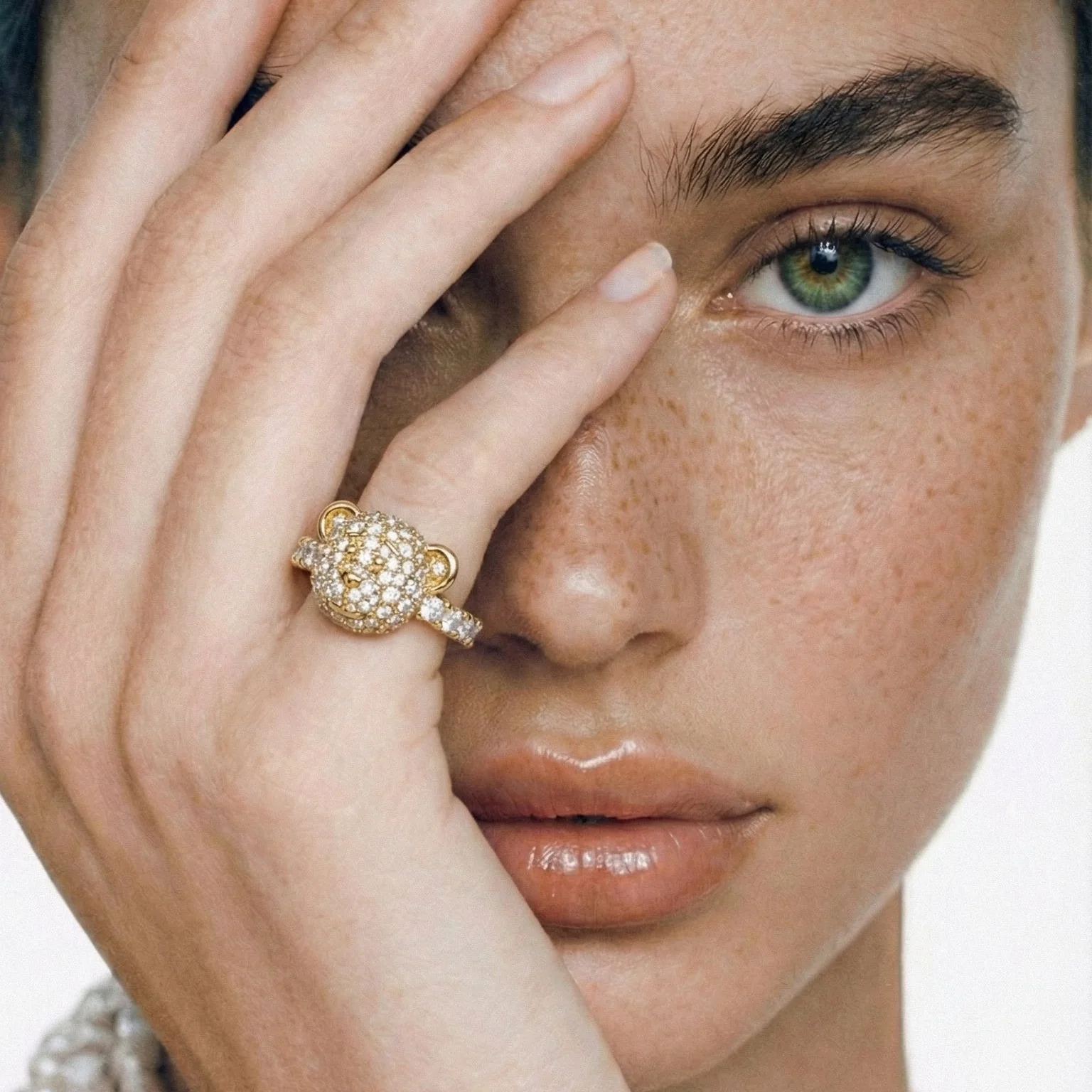 Bare Hug - Ring, Diamonds, Pavé - Image 4